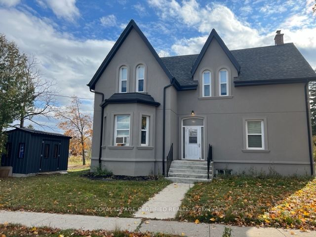 3 Denison Ave, #2