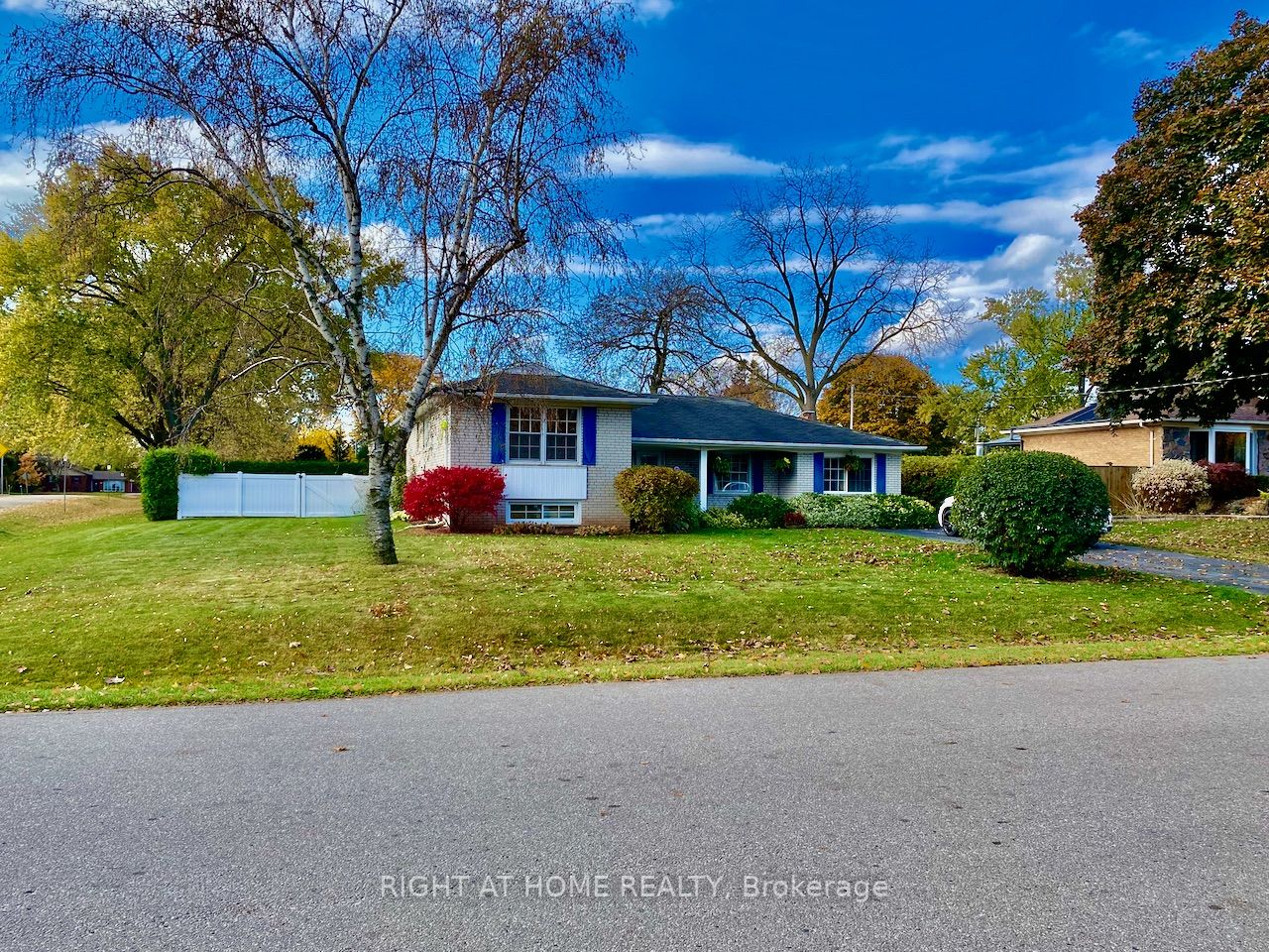 360 Sandlewood Road