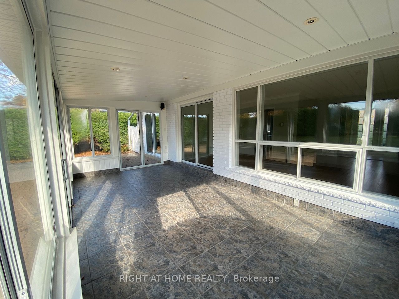 360 Sandlewood Road