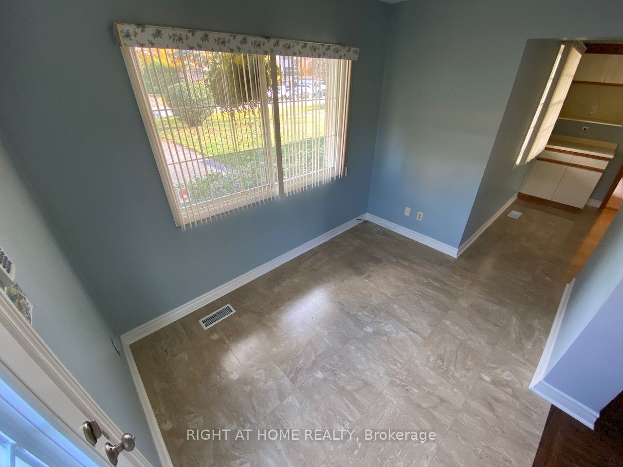 360 Sandlewood Road