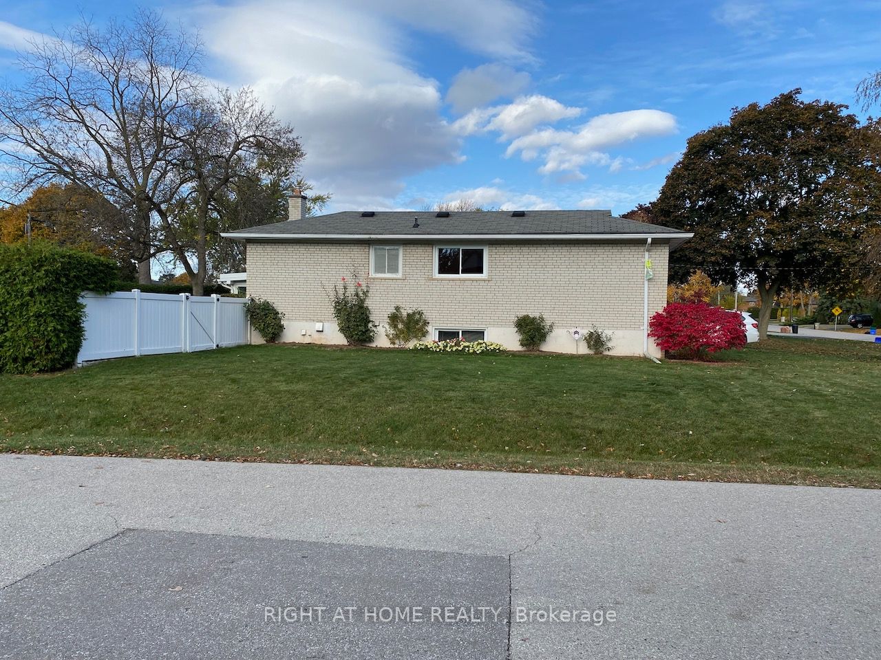 360 Sandlewood Road