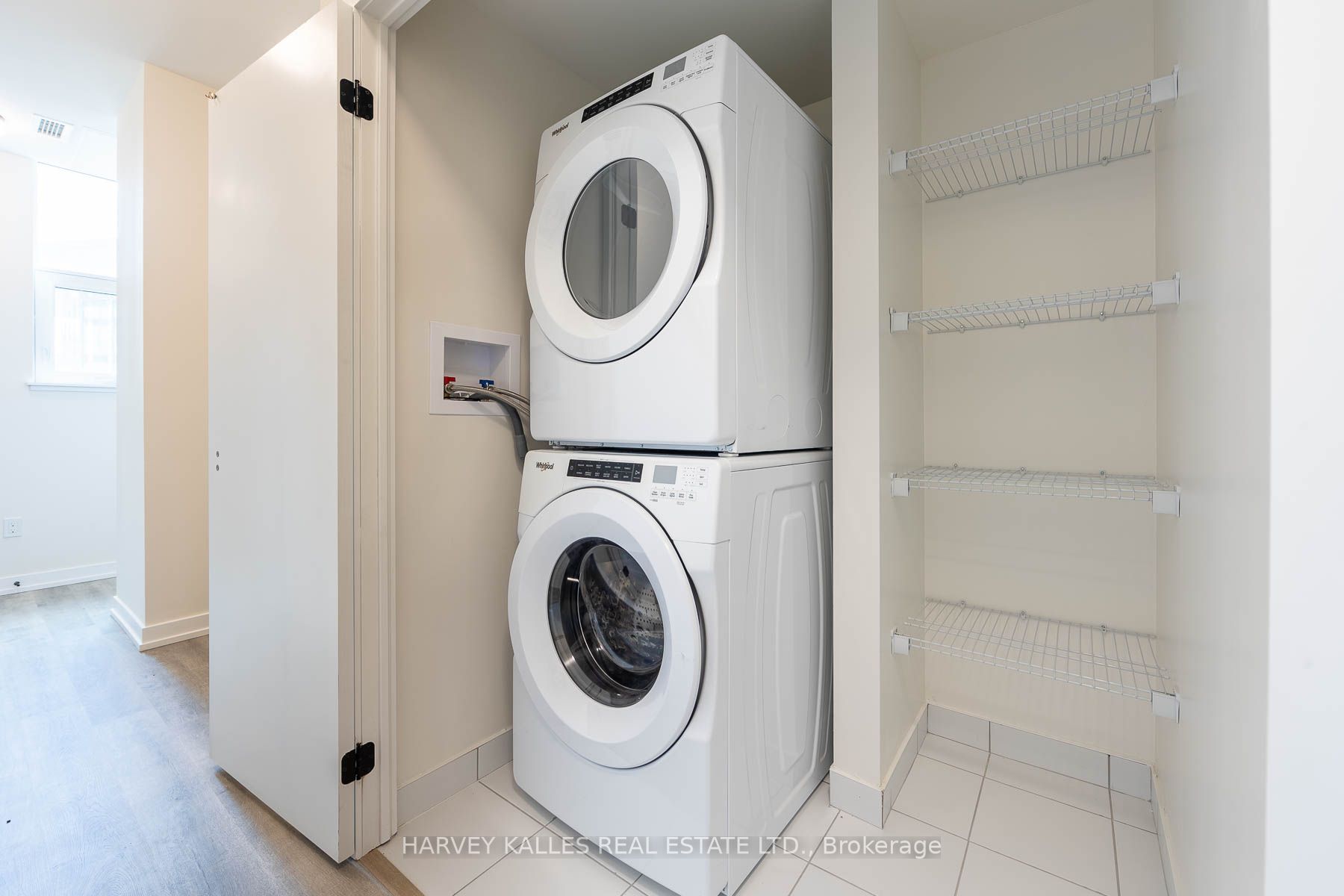 2300 St Clair Ave W, #114