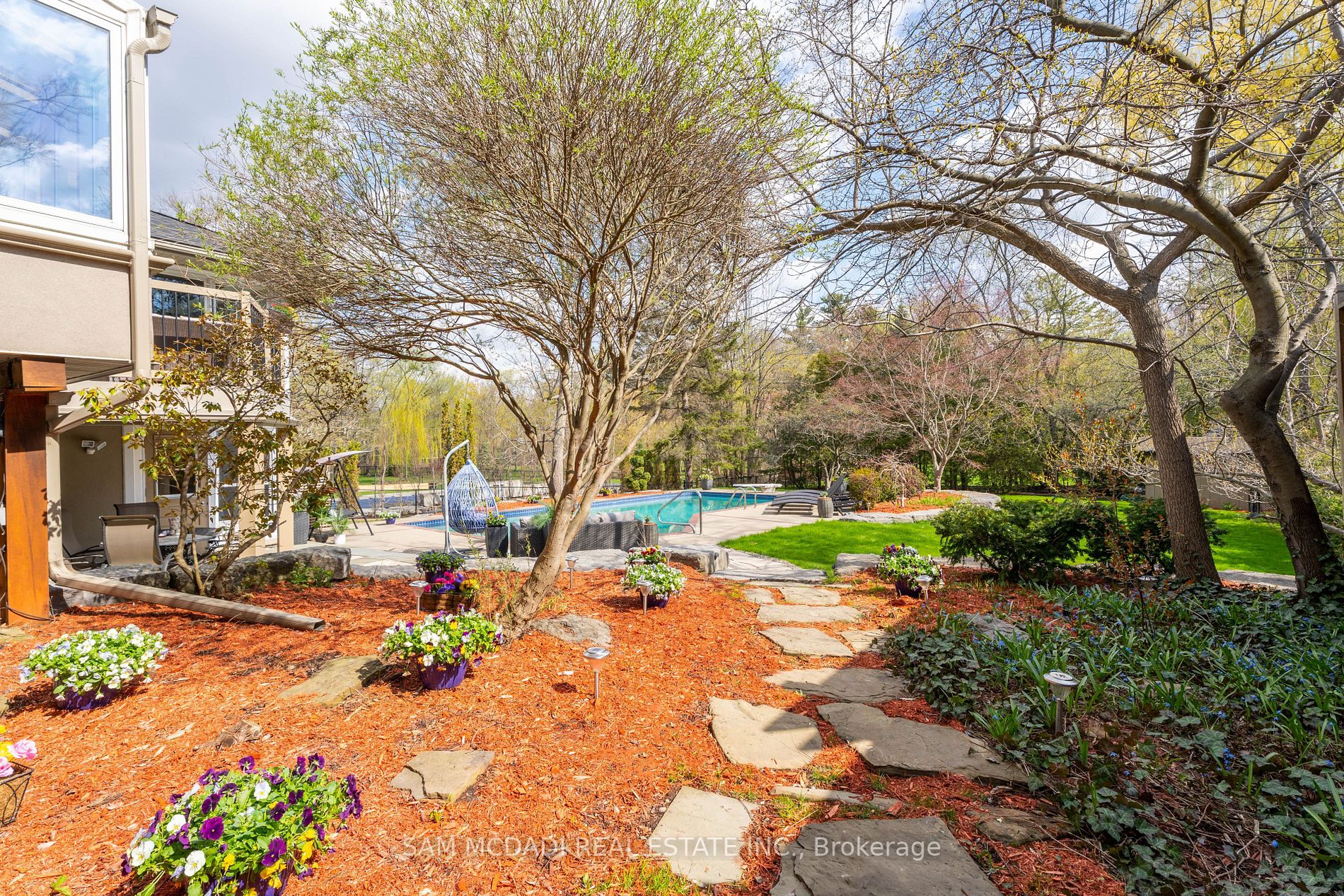 1269 Stavebank Rd