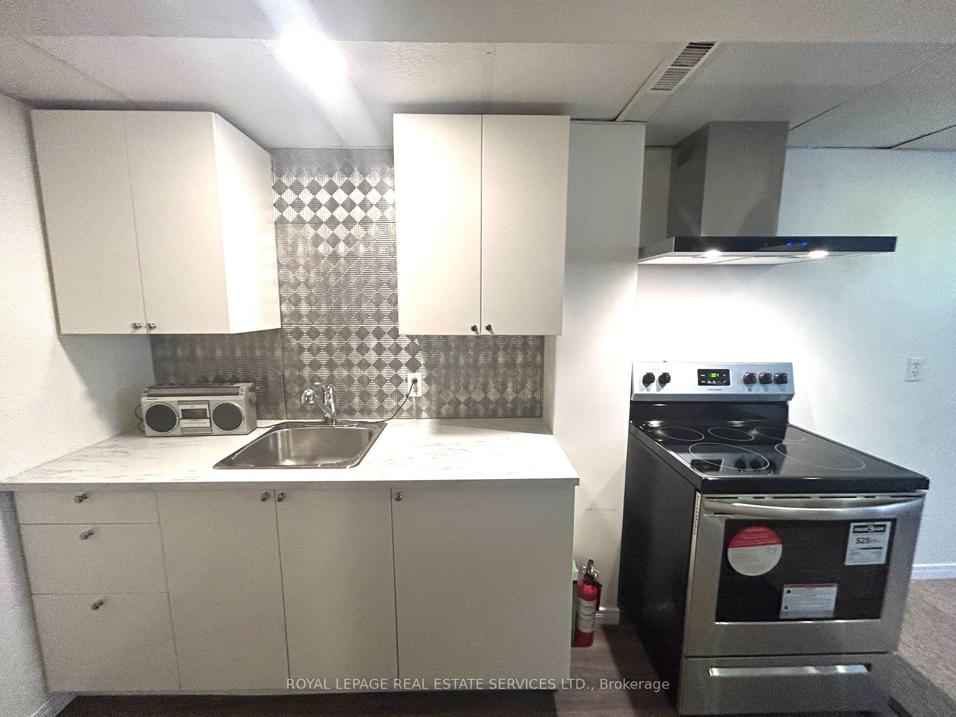 2506 Barcella Cres, #Lower