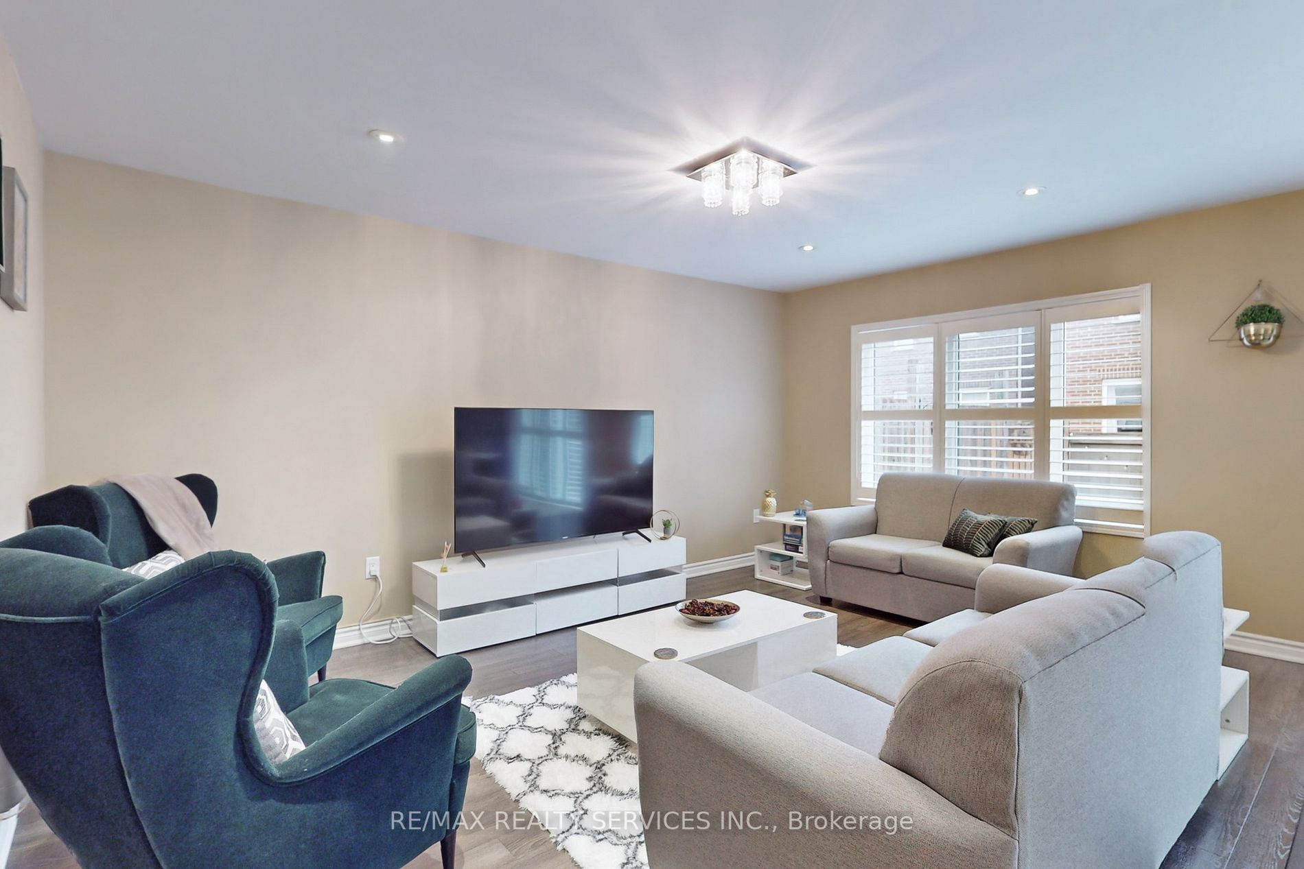 313 Gooding Cres