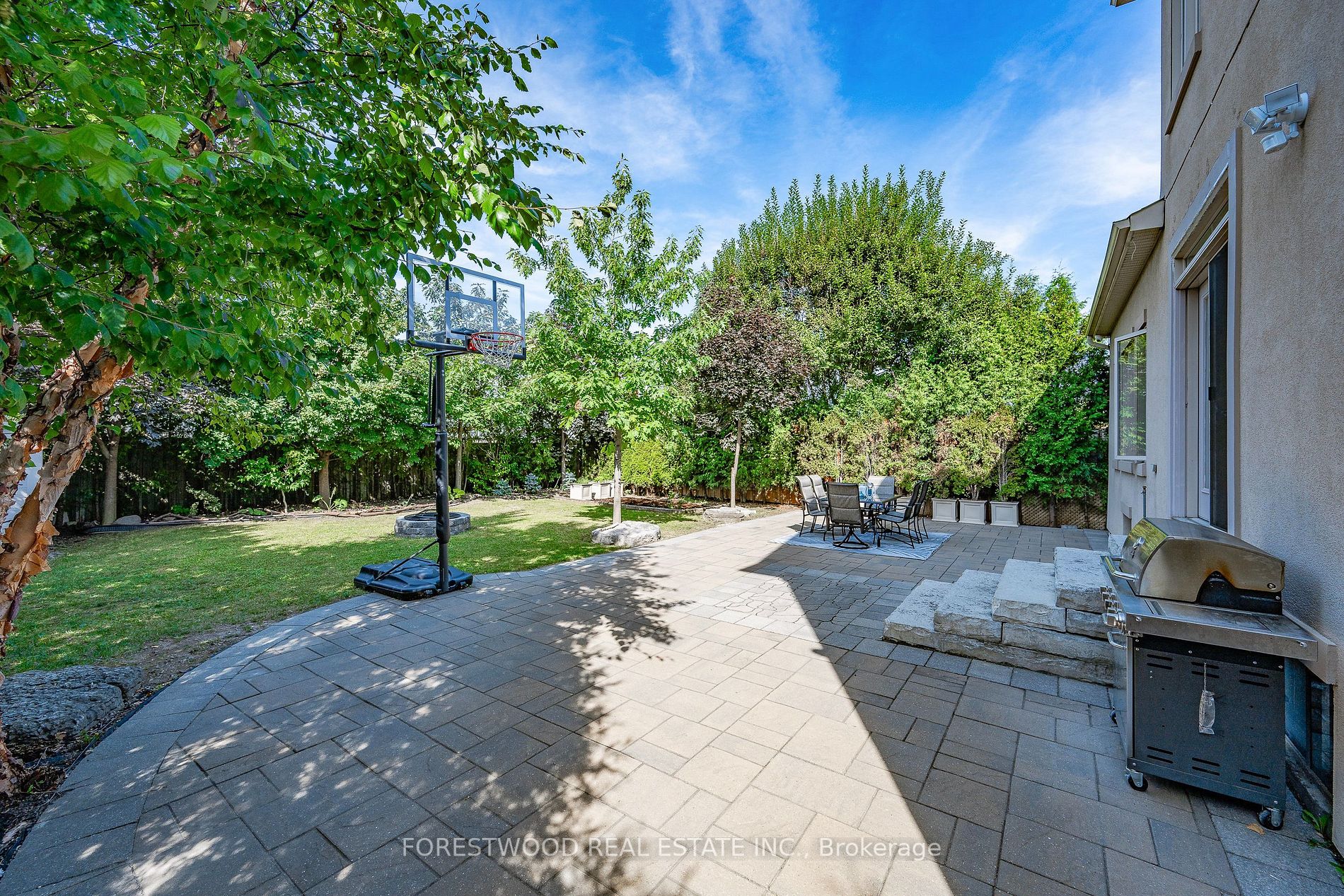 138 Winston Park Blvd