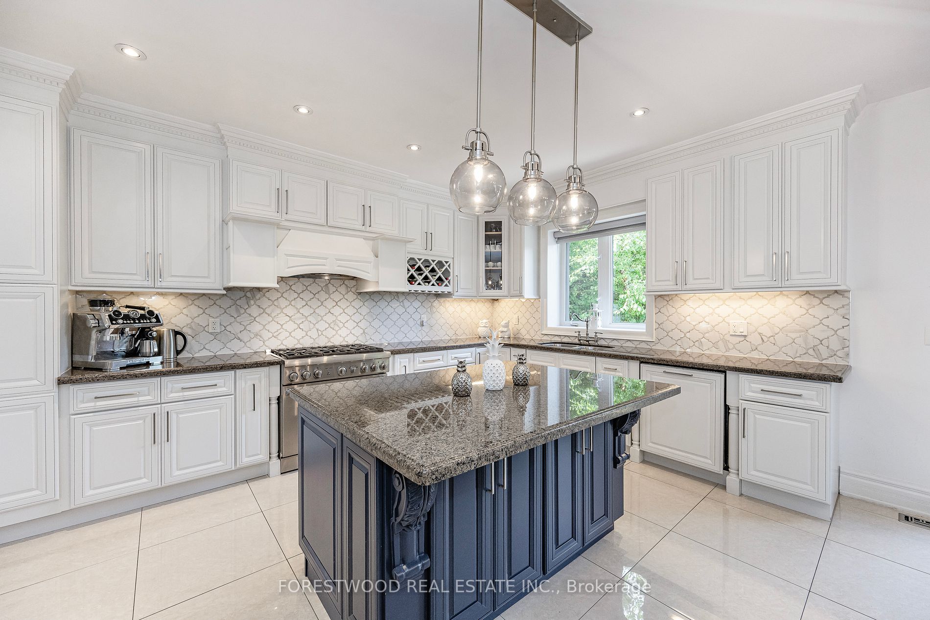 138 Winston Park Blvd