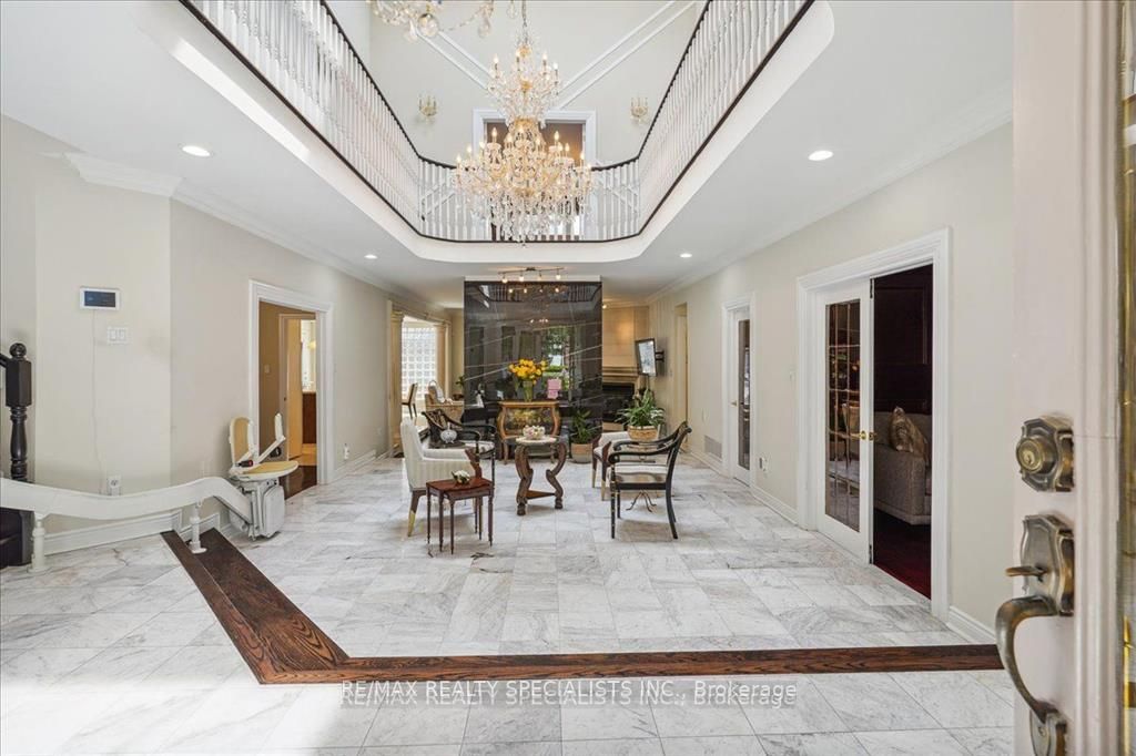 1102 Fleet St