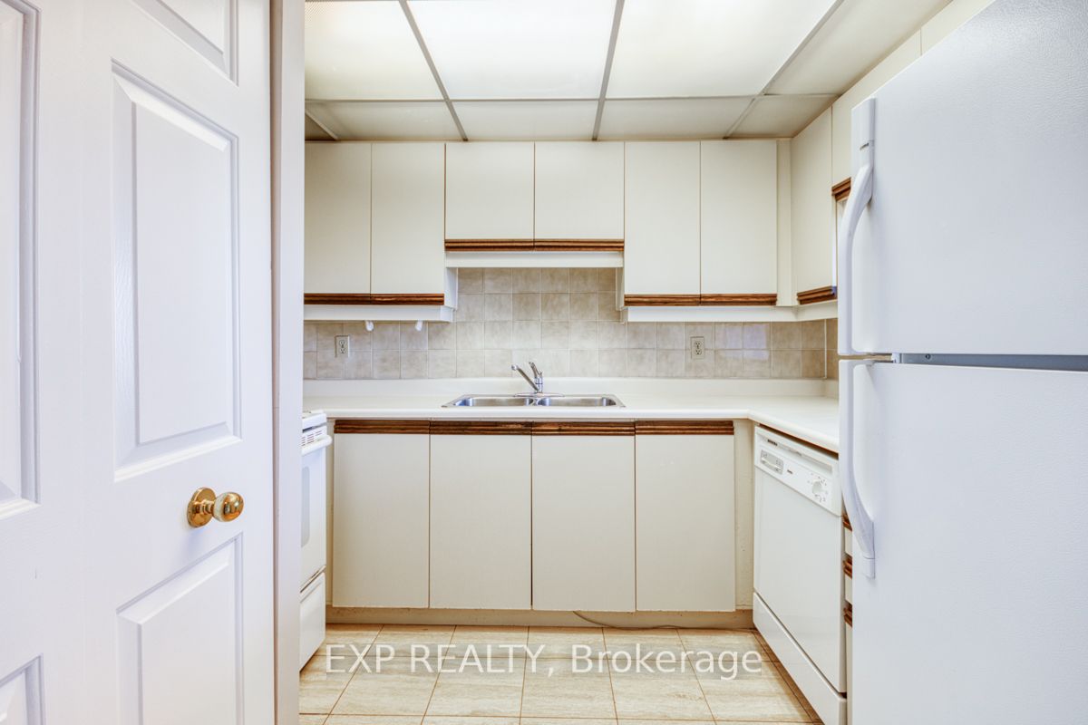 1225 North Shore Blvd E, #605