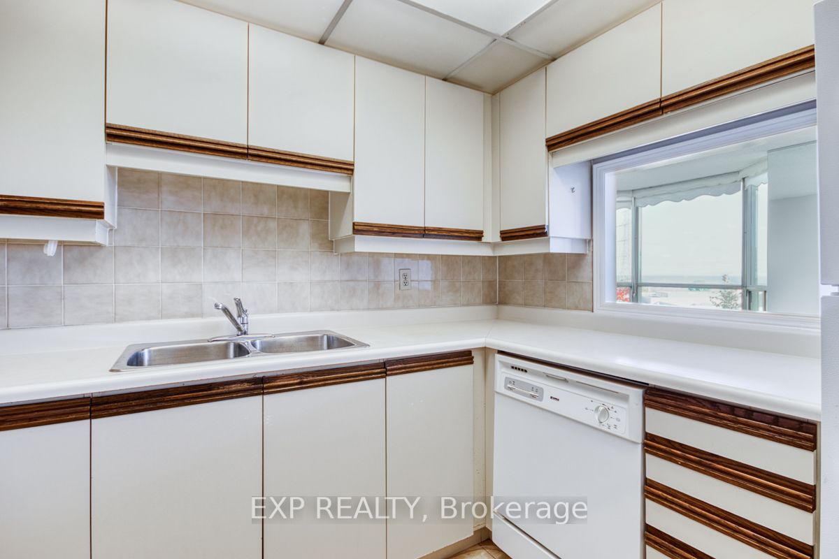 1225 North Shore Blvd E, #605