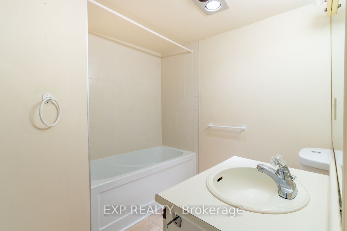 1225 North Shore Blvd E, #605