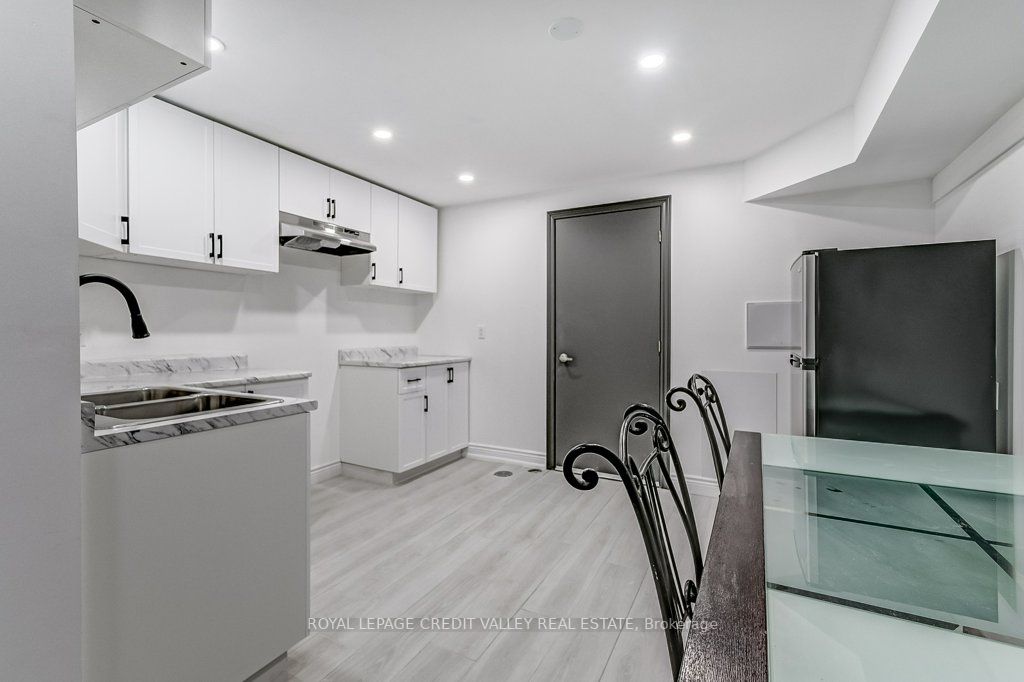 9 Mecca St