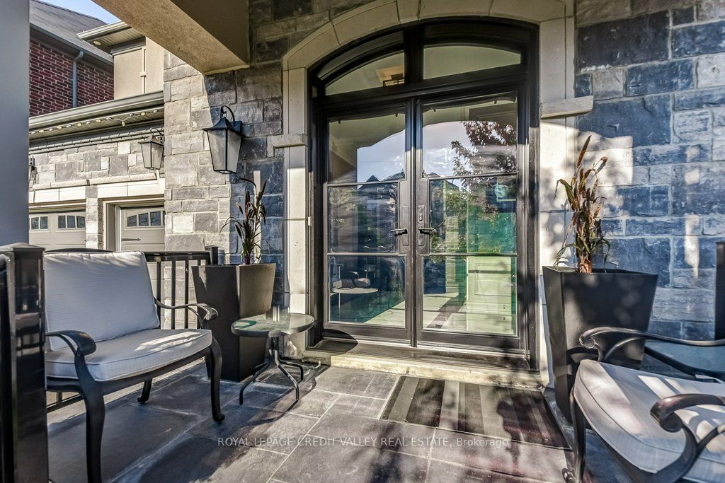 9 Mecca St
