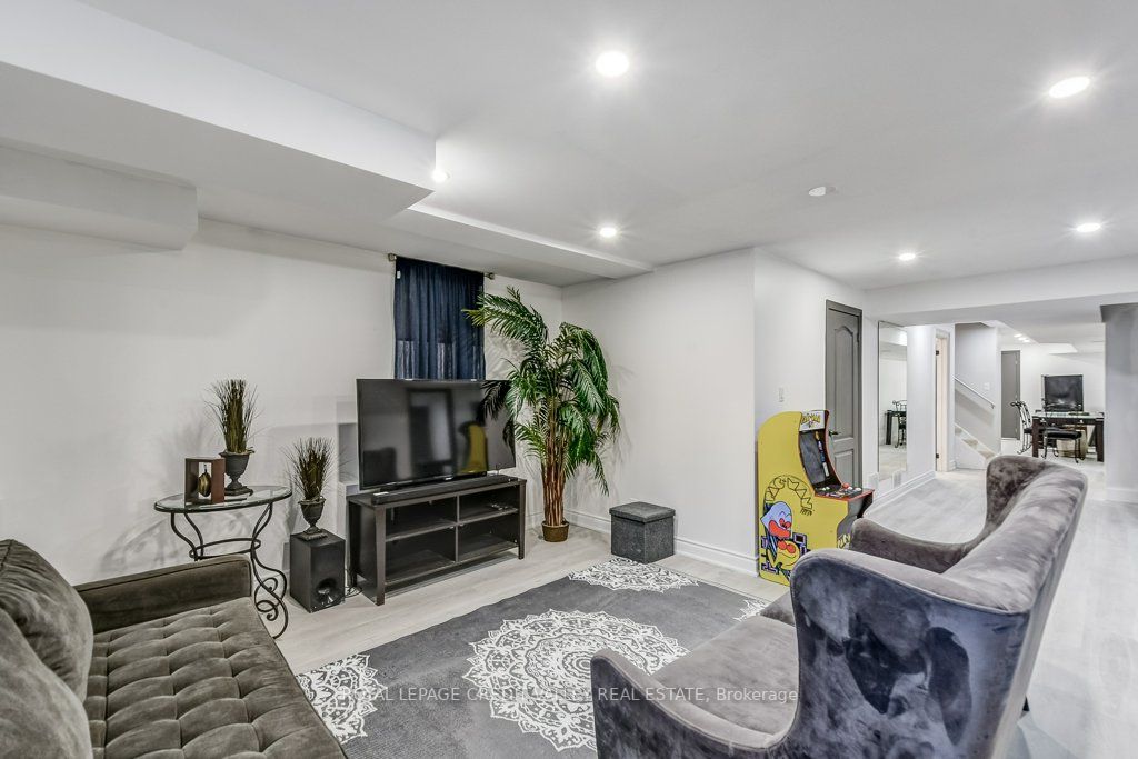9 Mecca St