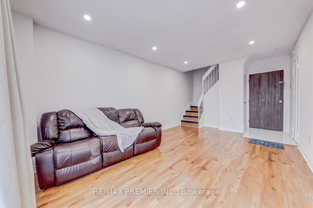 10 Eddystone Ave, #268