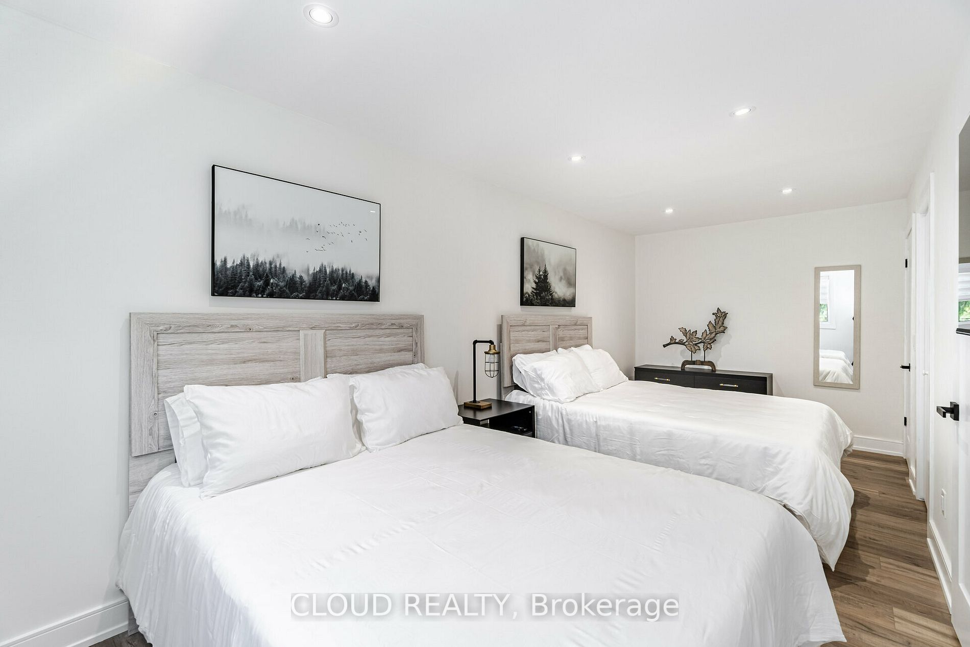 57 King St S
