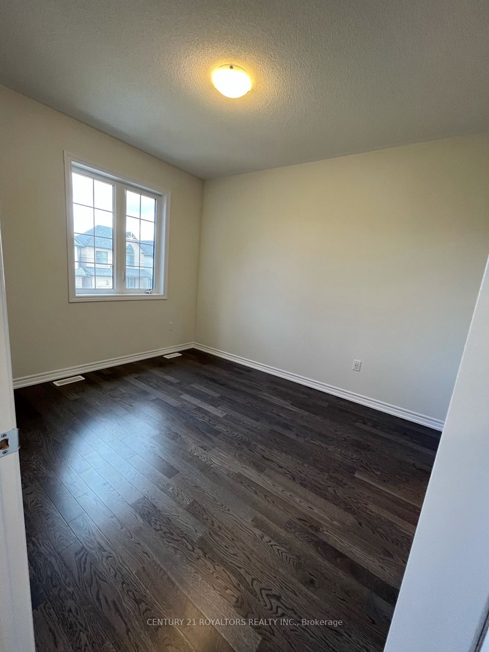 27 Calabria Dr