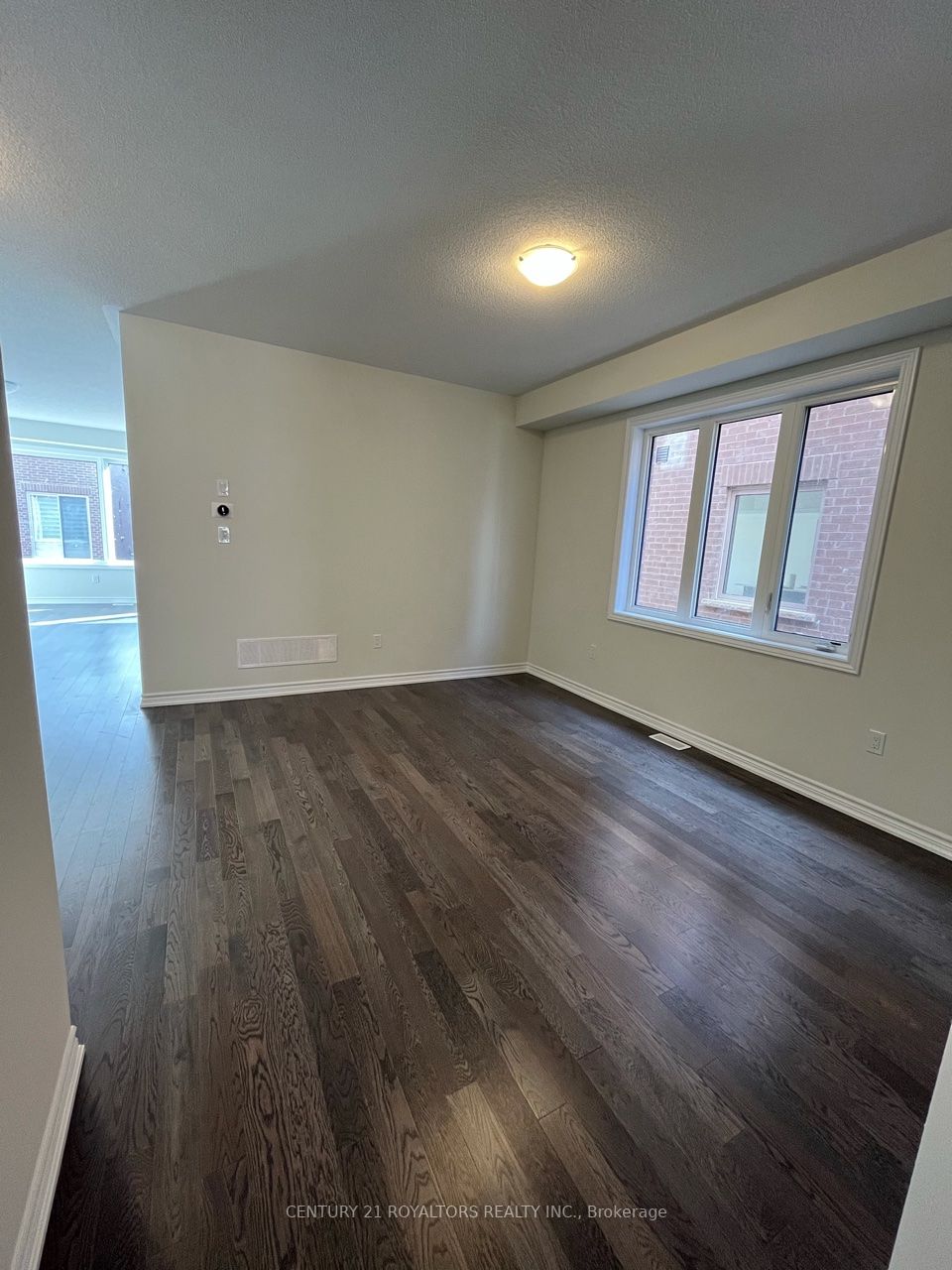 27 Calabria Dr