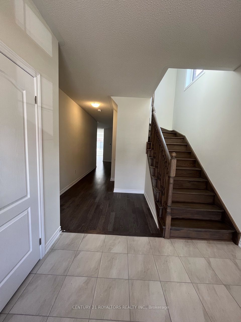 27 Calabria Dr