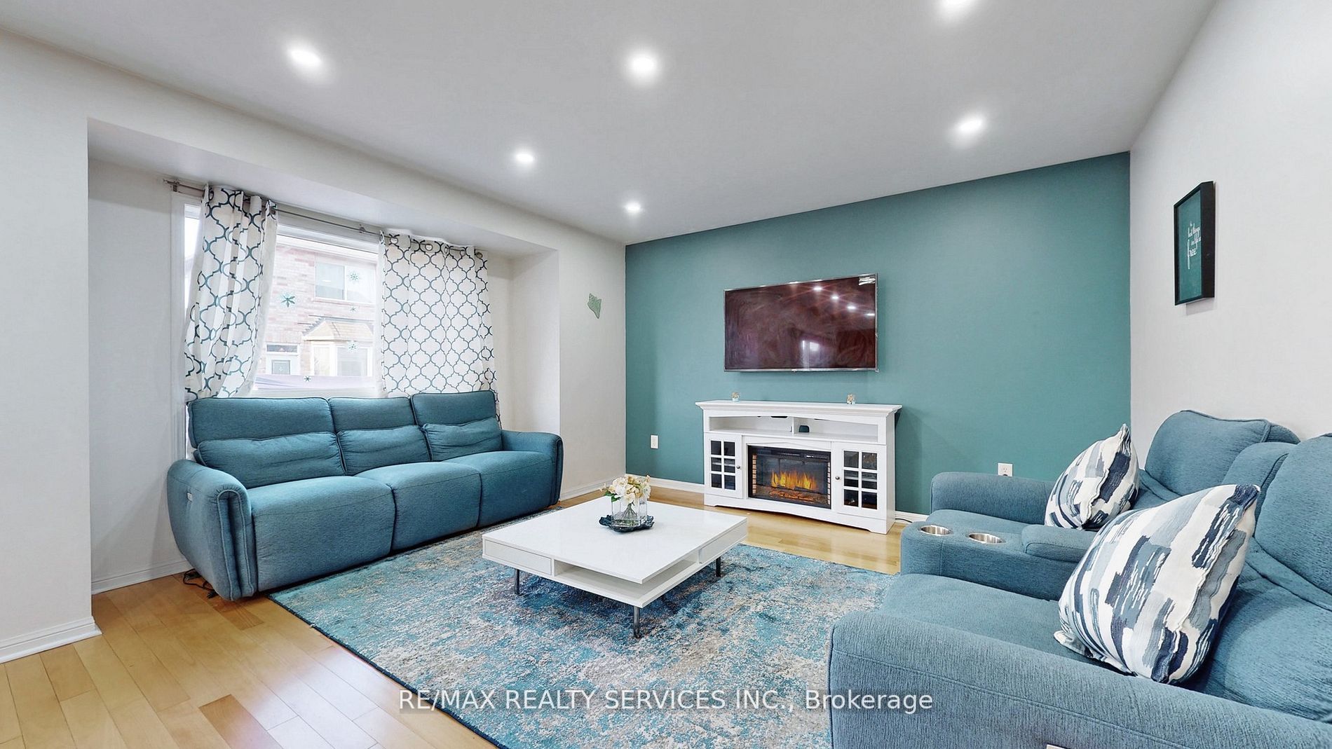 13 Degrassi Cove Circ