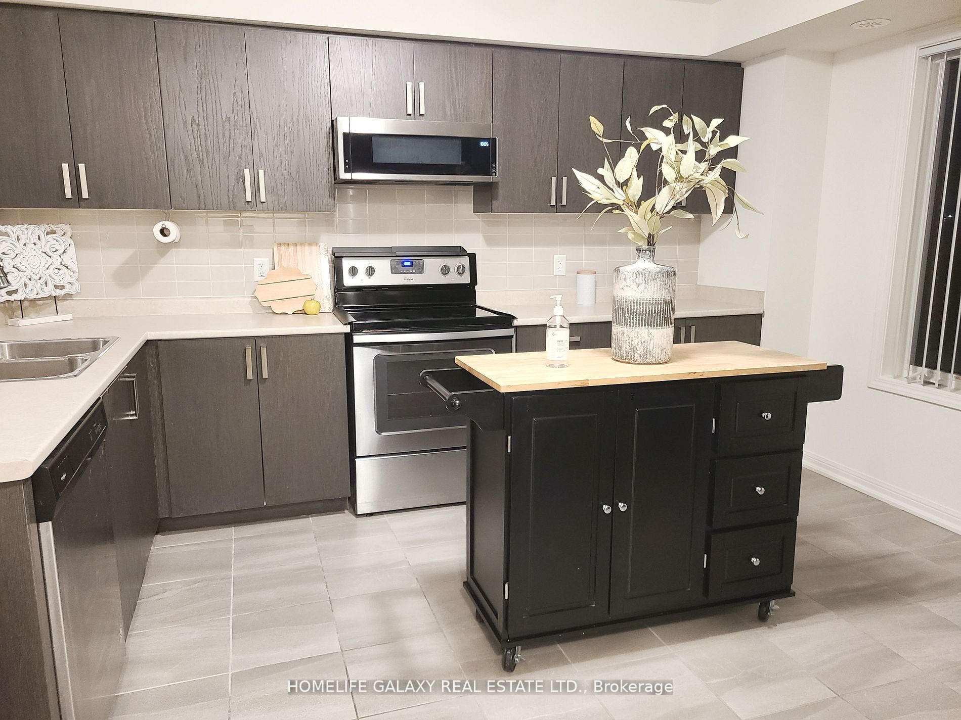 1 Beckenrose Court, #108