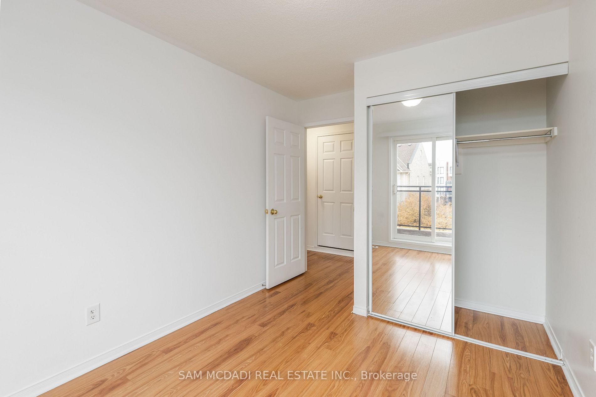 4975 Southampton Dr, #271