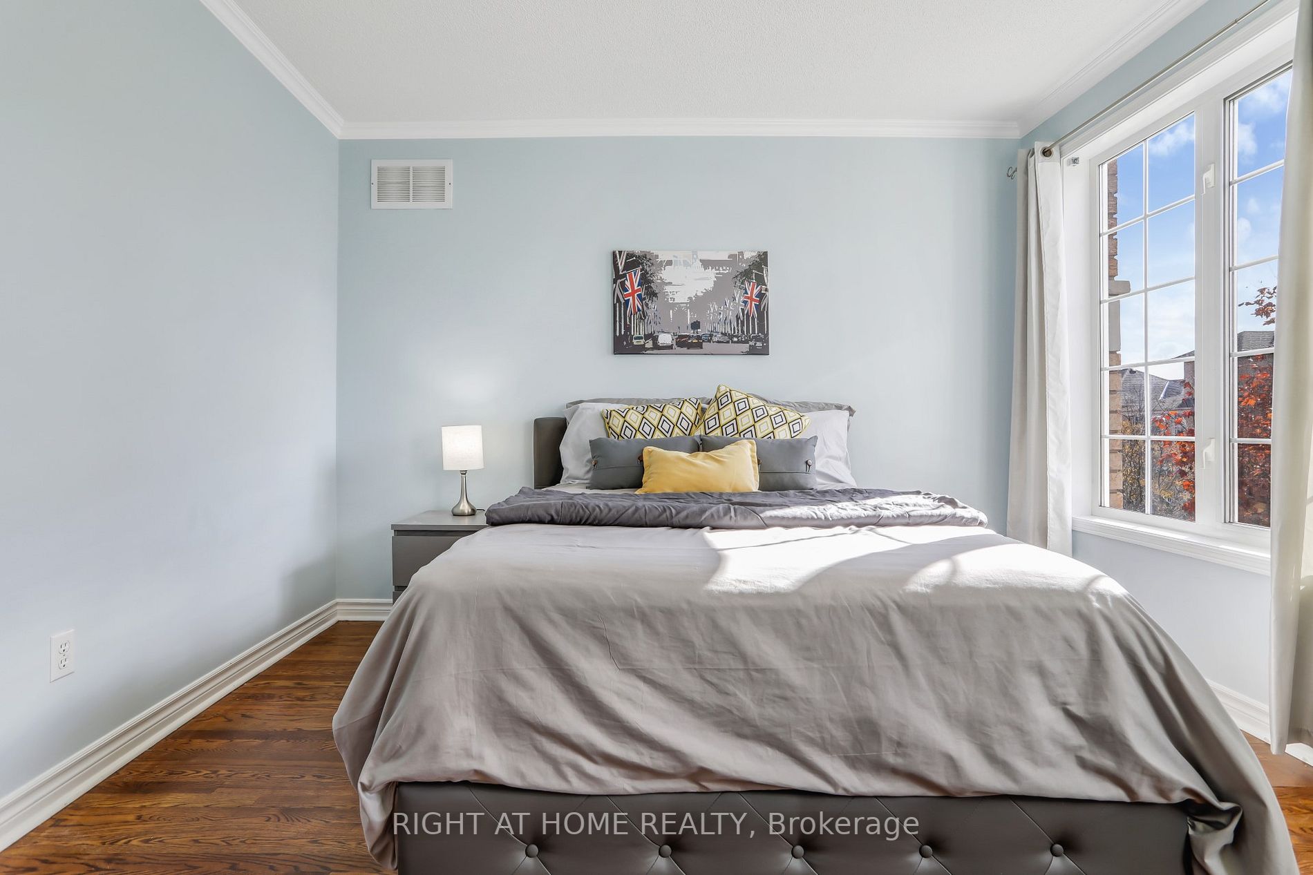 5561 Heathcote Walk