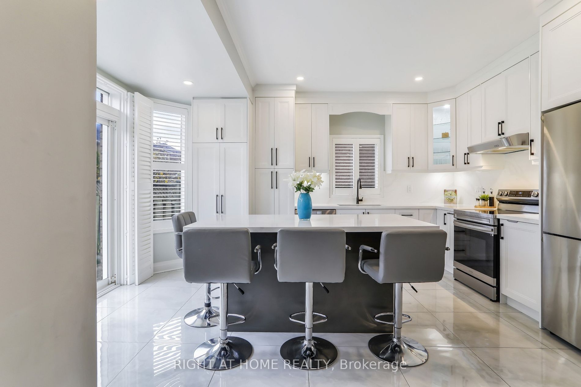 5561 Heathcote Walk