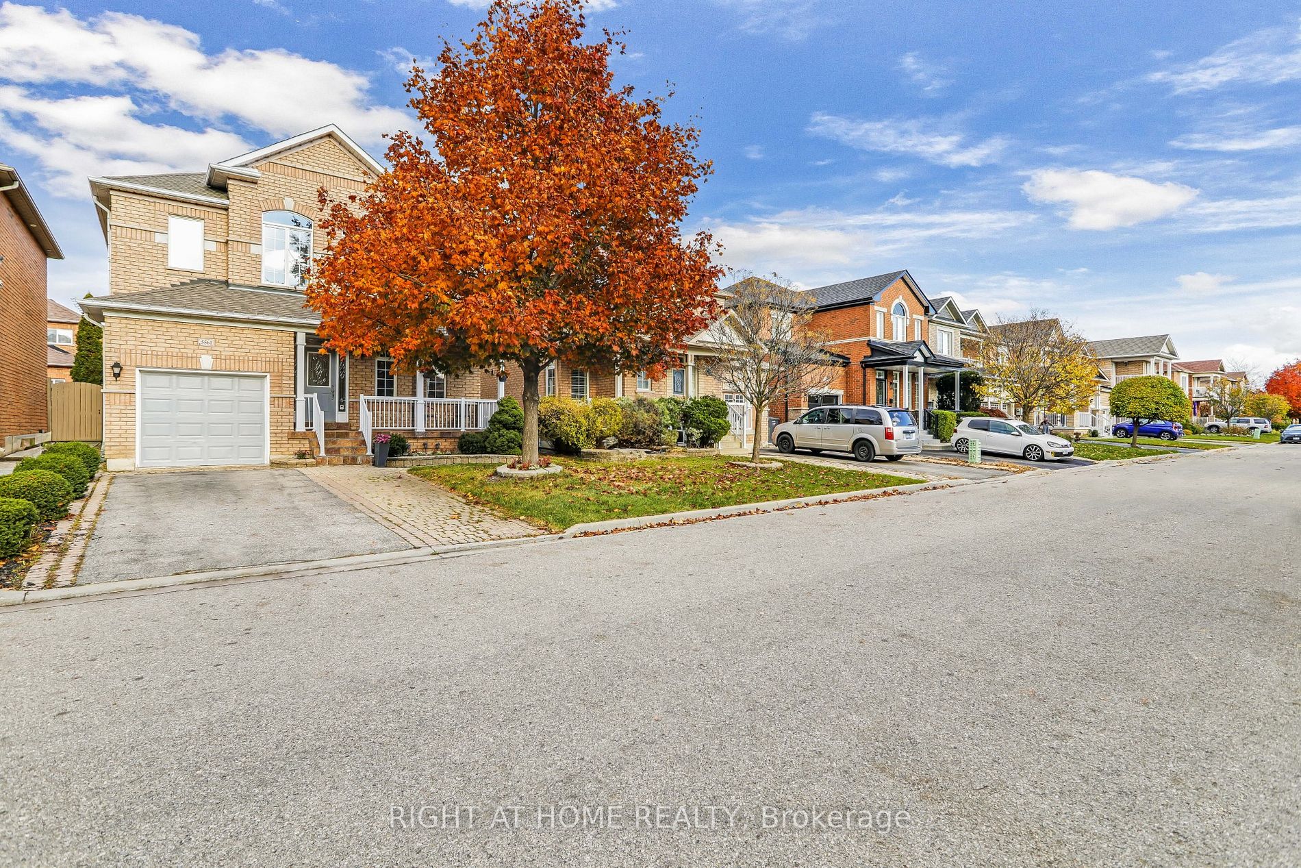 5561 Heathcote Walk