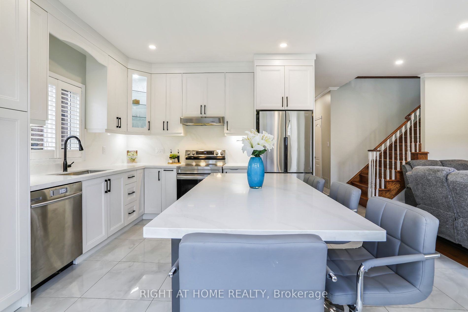 5561 Heathcote Walk