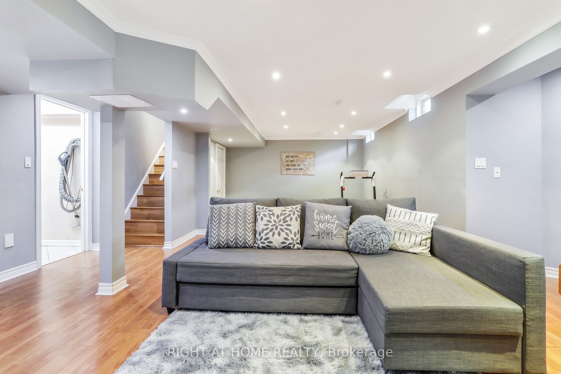5561 Heathcote Walk