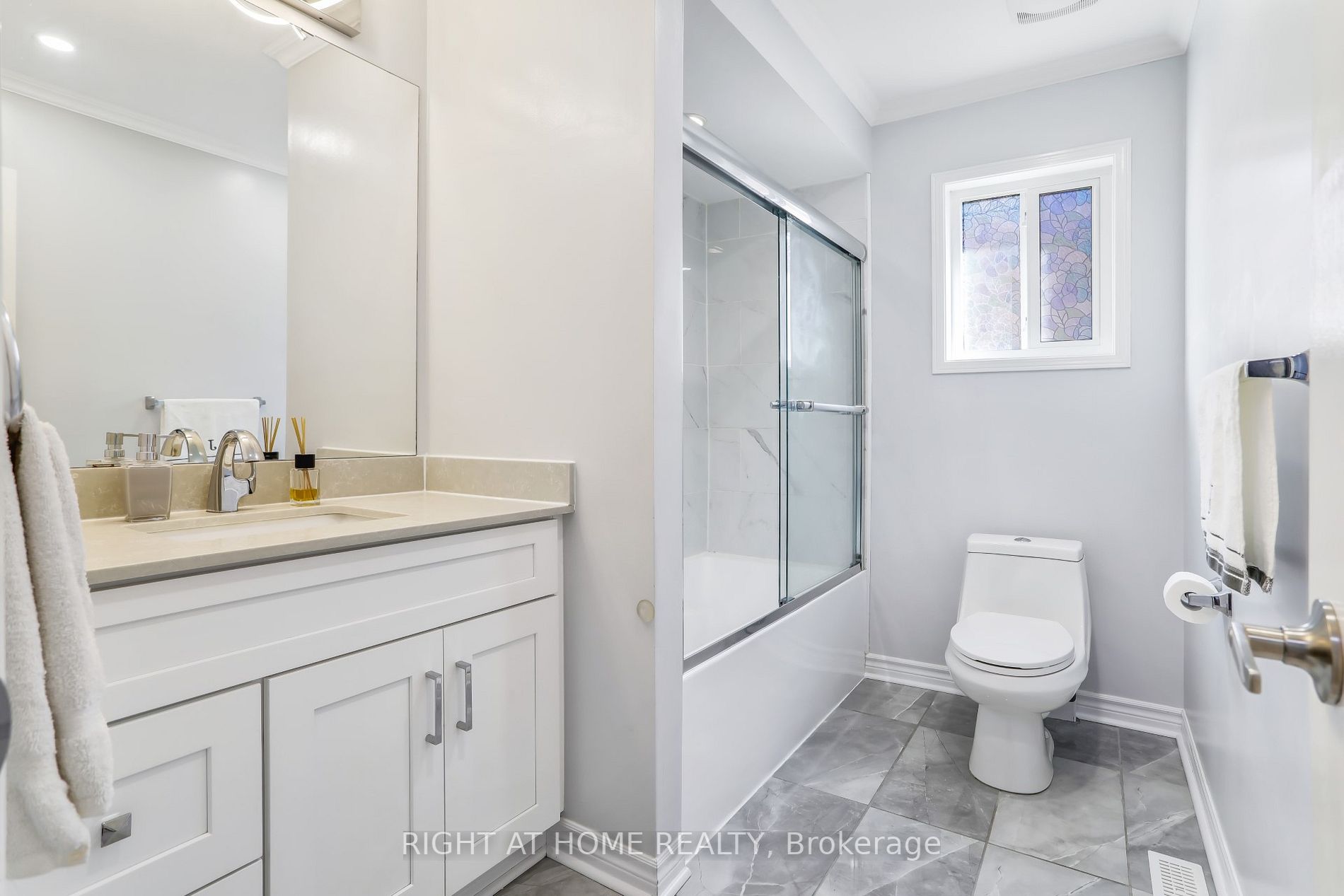 5561 Heathcote Walk