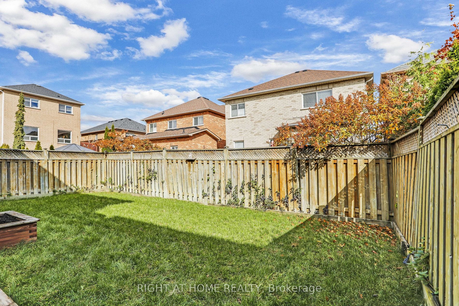 5561 Heathcote Walk