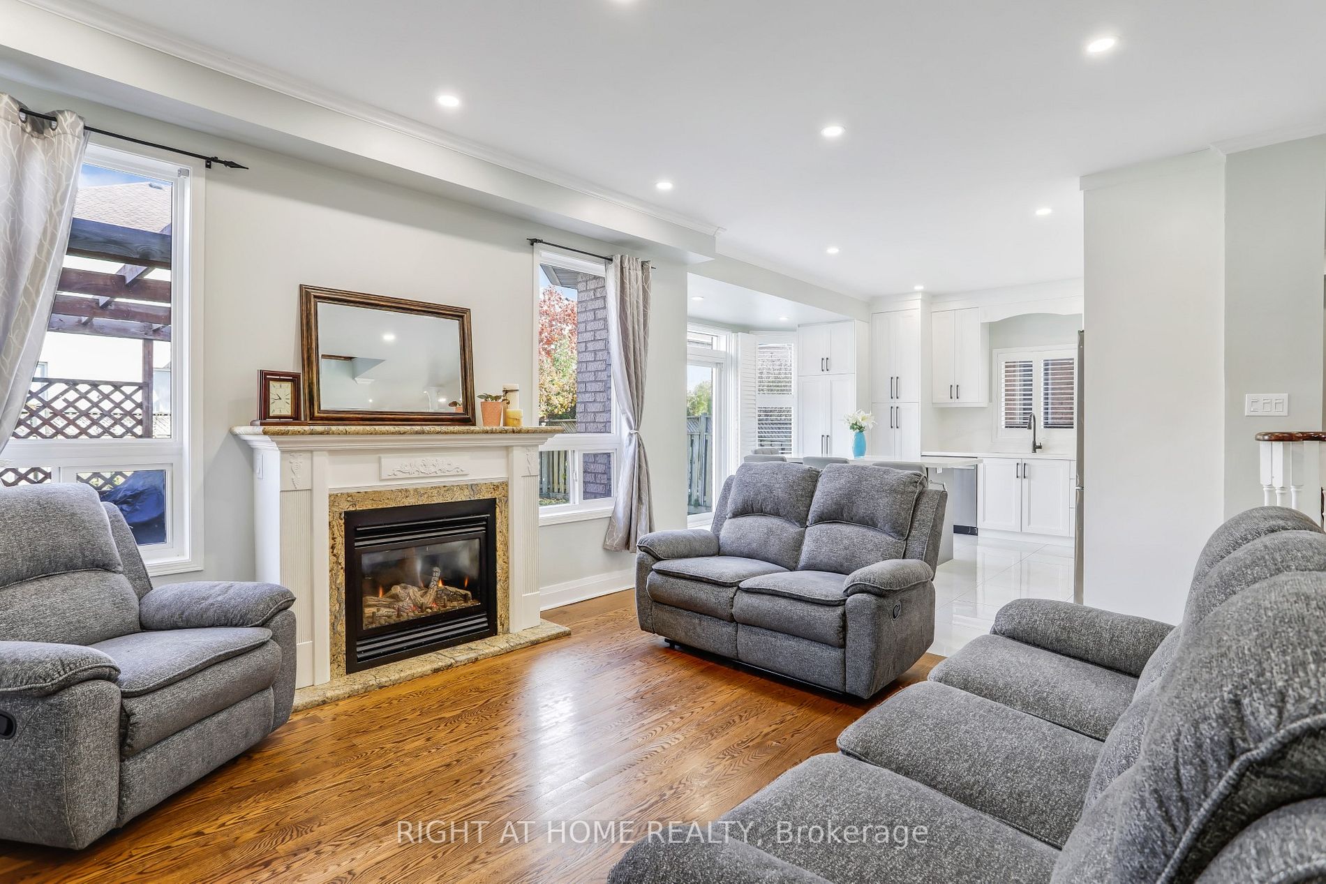 5561 Heathcote Walk