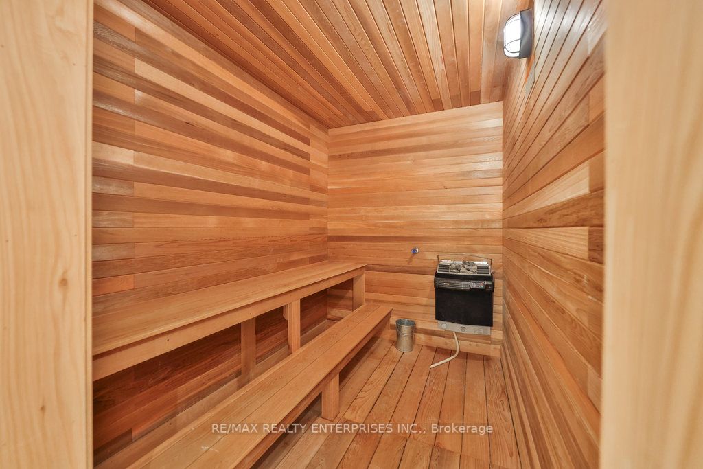 1135 Algonquin Dr