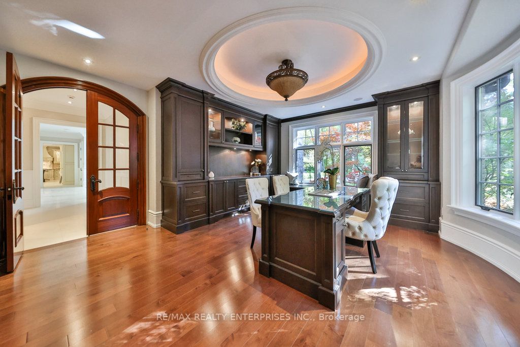1135 Algonquin Dr