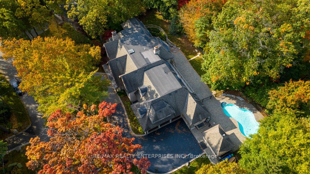 1135 Algonquin Dr