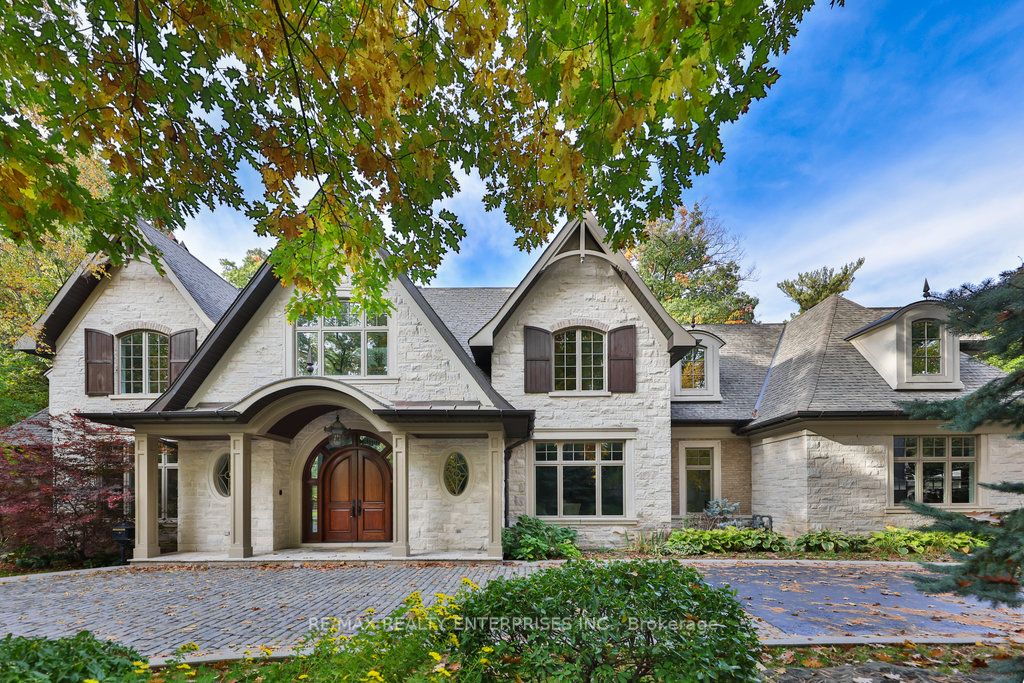 1135 Algonquin Dr