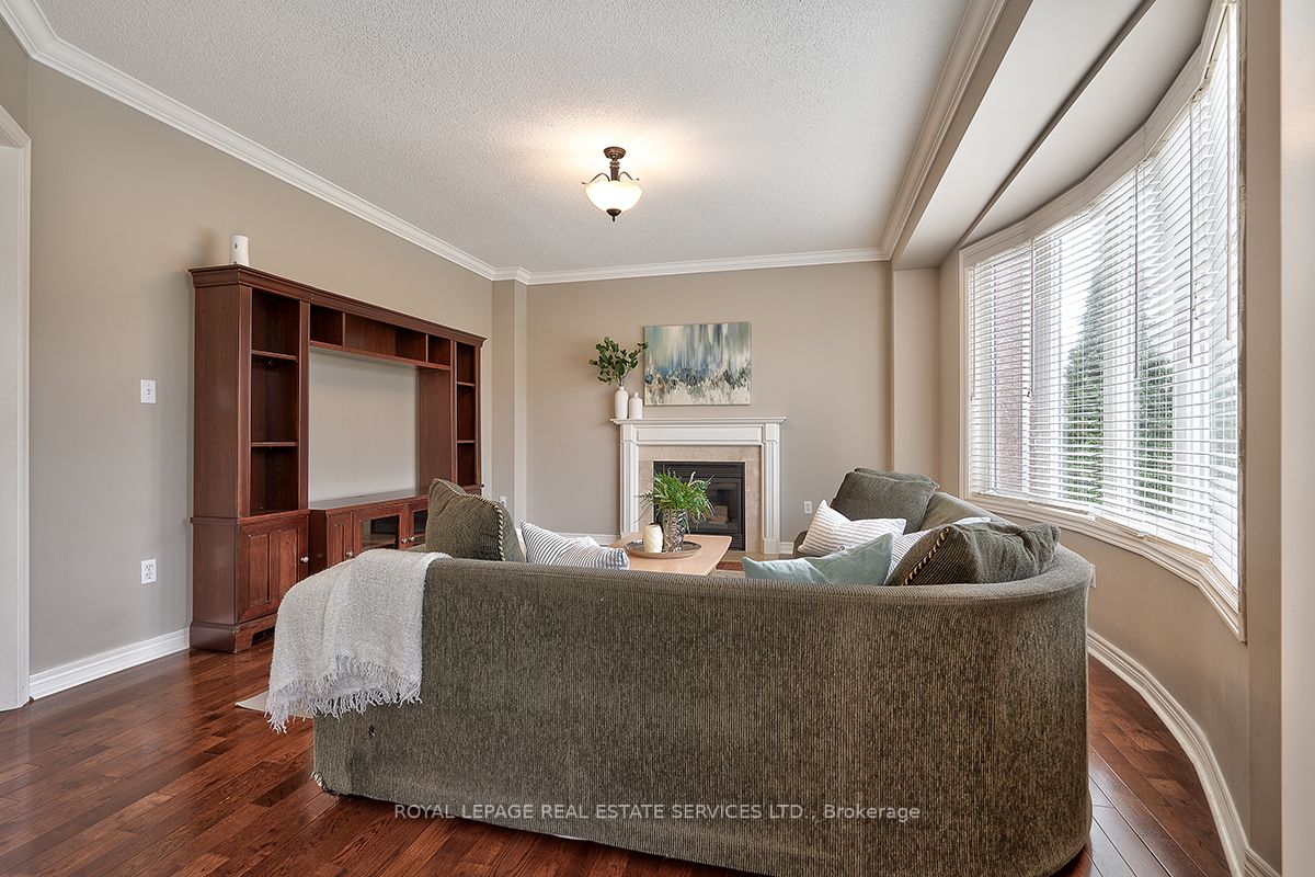 2425 Edgerose Lane