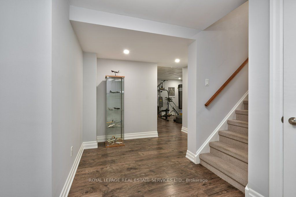 2425 Edgerose Lane