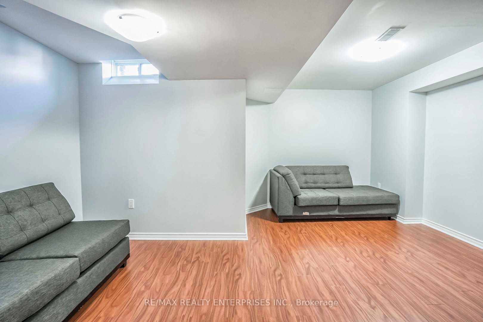5685 Longboat Ave