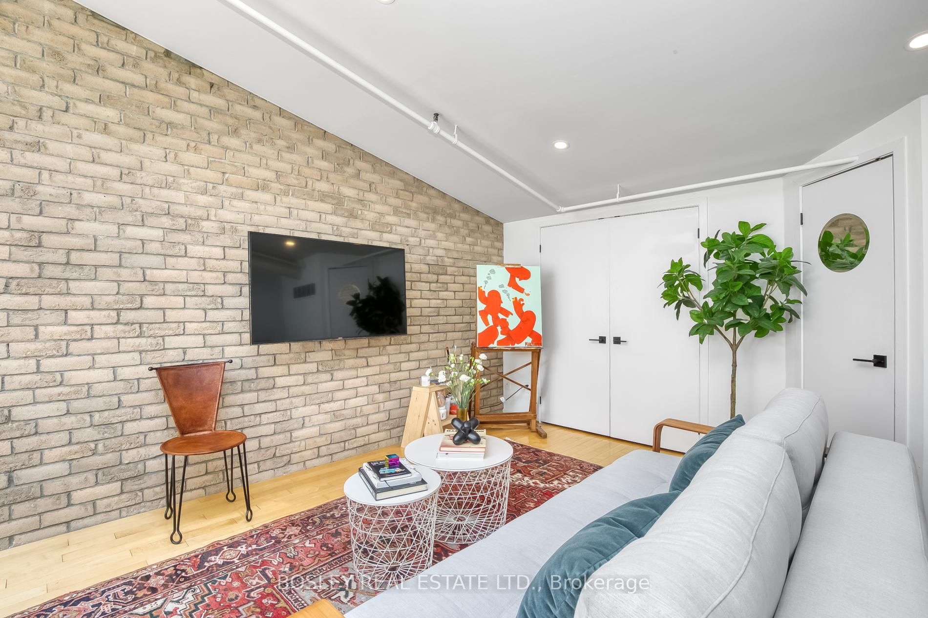 6 Bartlett Ave, #4