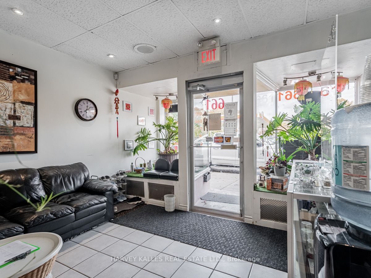 661 The Queensway