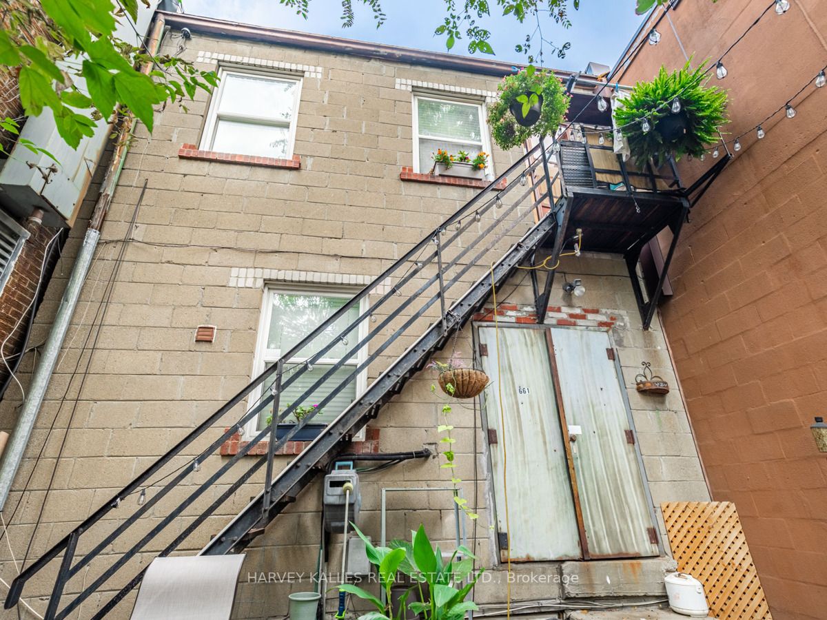661 The Queensway