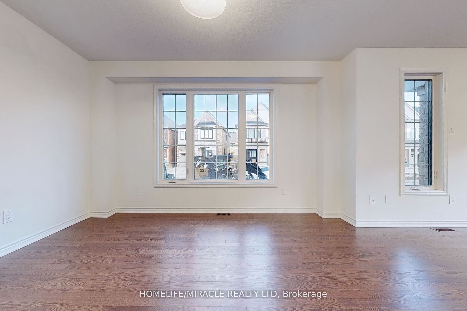 1502 Strawberry Landing