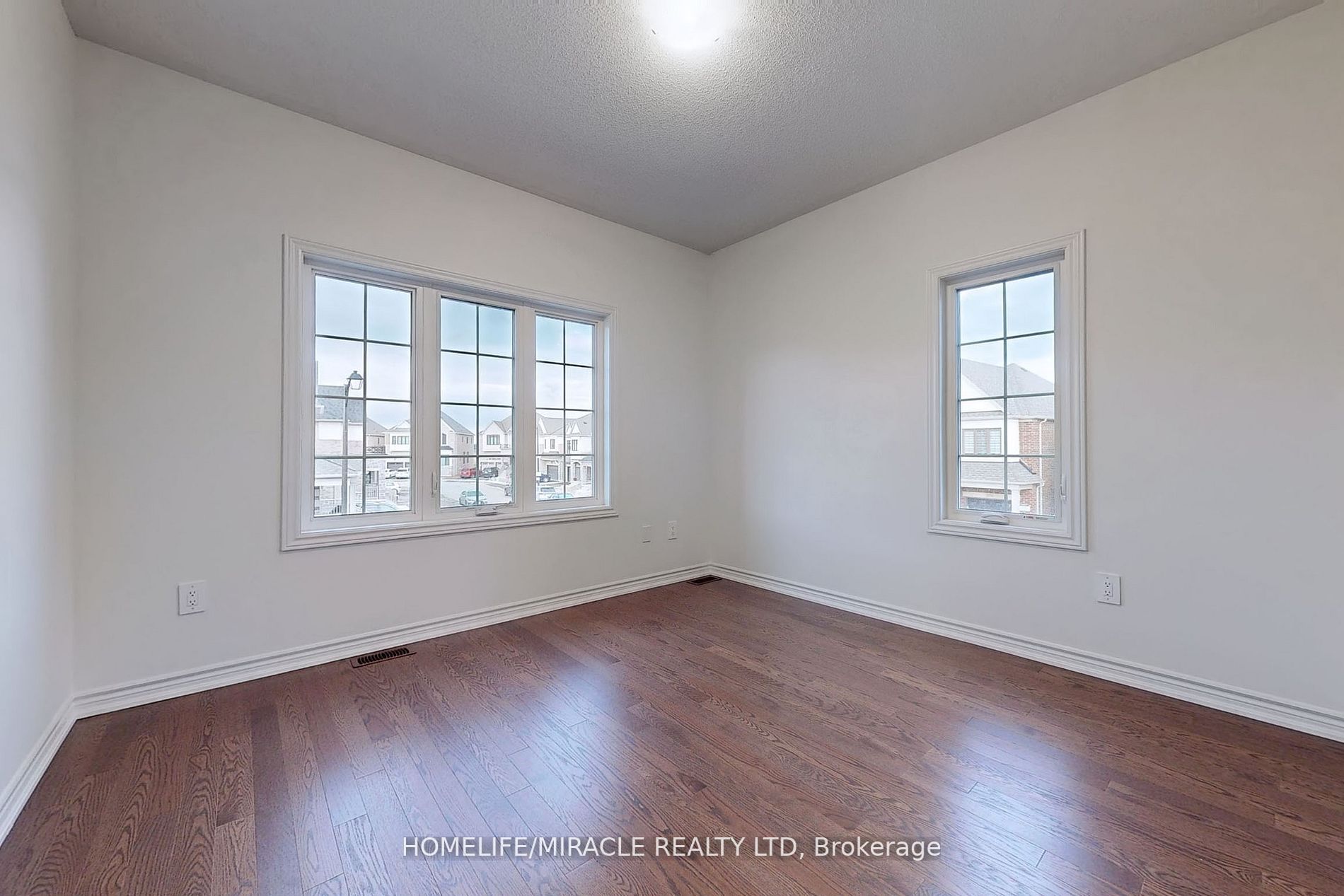 1502 Strawberry Landing