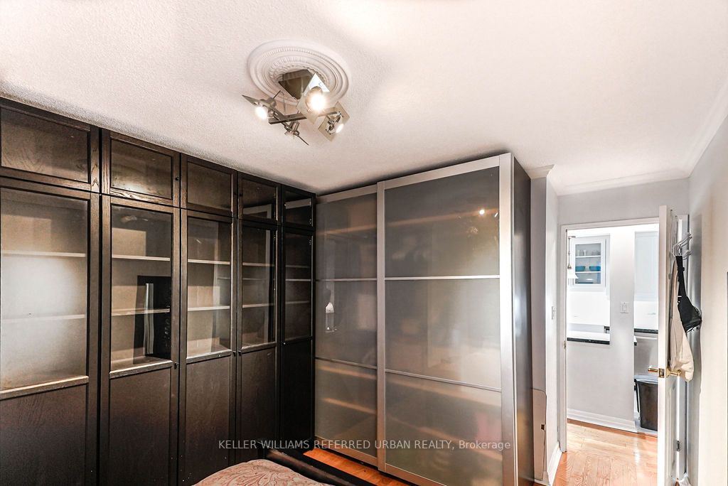 812 Burnhamthorpe Rd, #Ph04