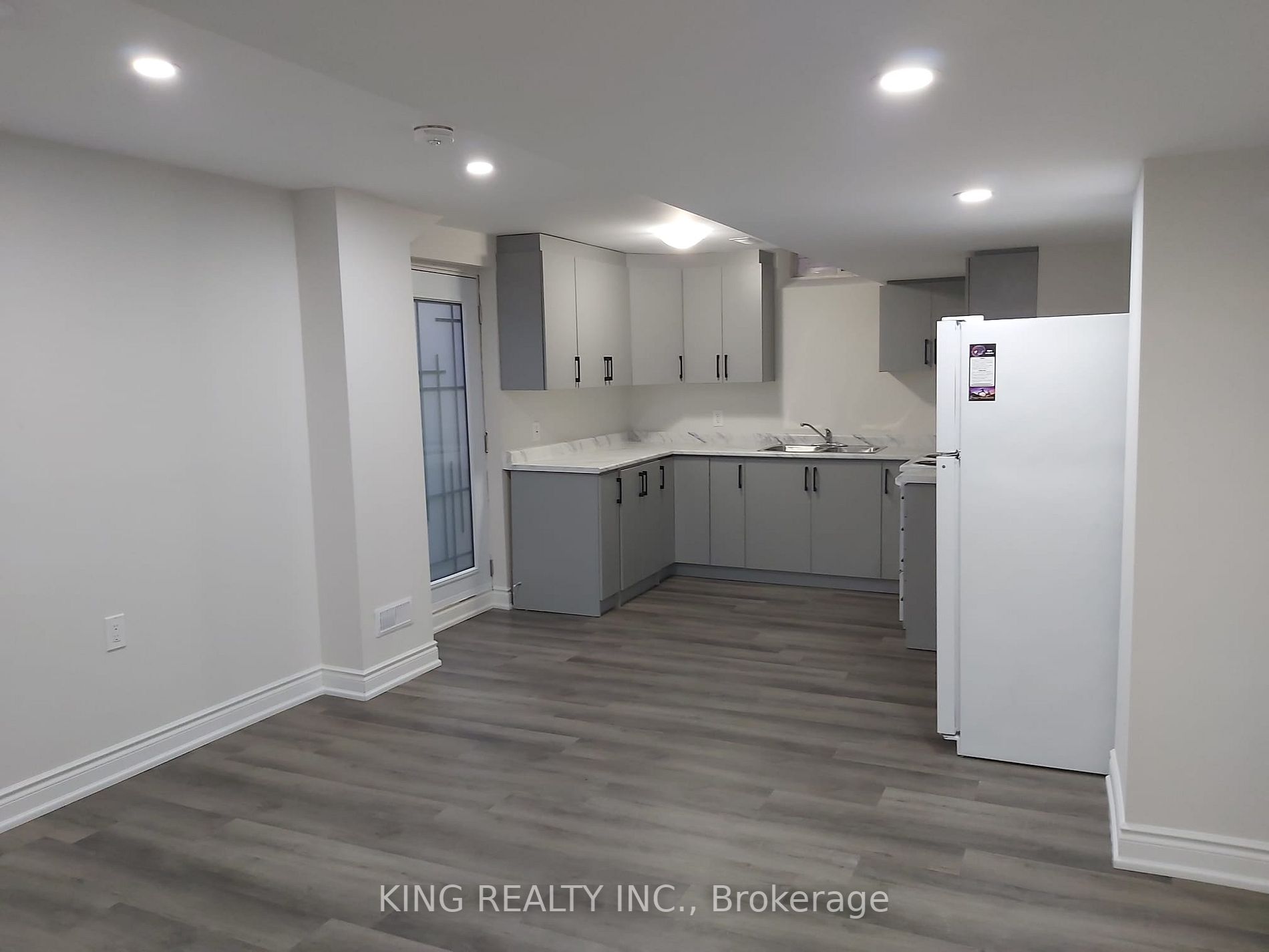 24 Williamson Dr