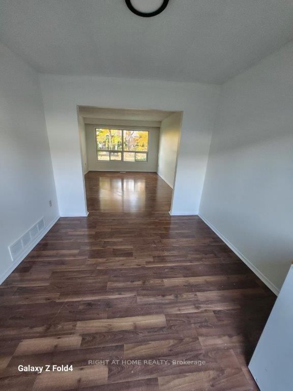 5475 Lakeshore Rd E, #3