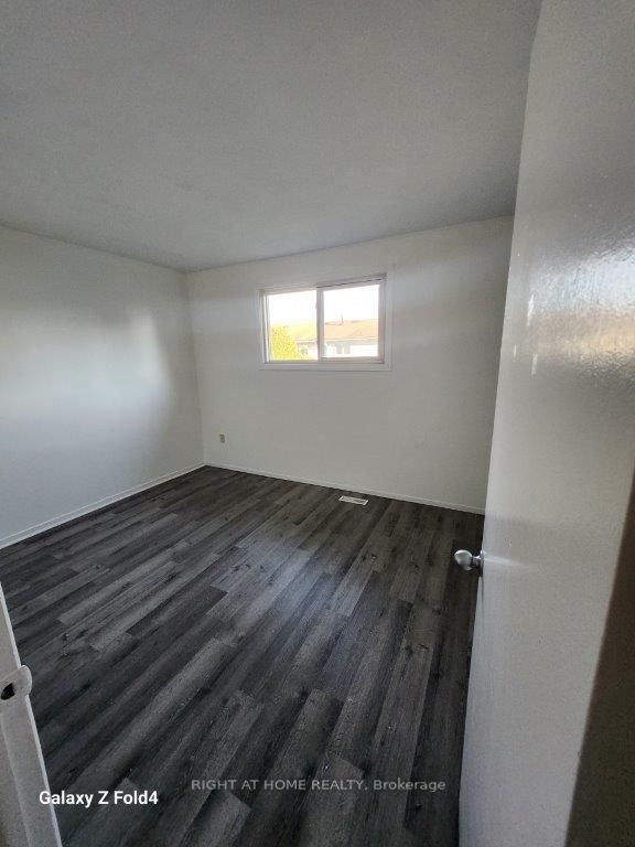 5475 Lakeshore Rd E, #3
